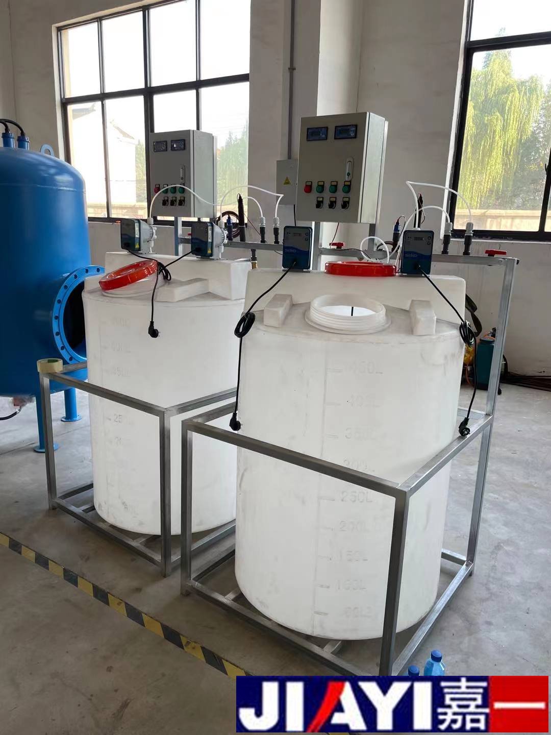 集成水保機組和全自動加藥裝置整車直達湖北武漢